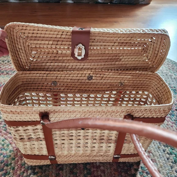 Vintage 1970's Wicker Purse - Picture 5 of 6